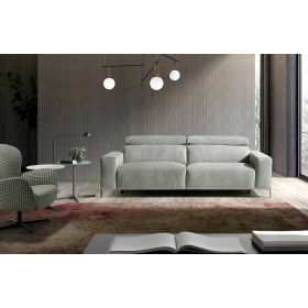 Sofá moderno con asientos relax eléctricos modelo Riviera con pata alta de Eneas by Xirivella