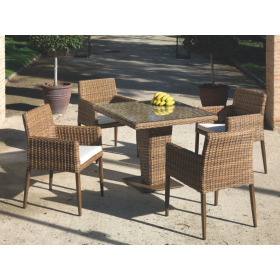 Conjunto de mesa modelo Agadir 162 y 4 sillas modelo Agadir 161 de terraza o jardín de Arkimueble