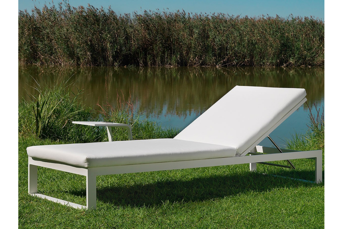Tumbona modelo Nerja para la terraza o el jardín de Arkimueble